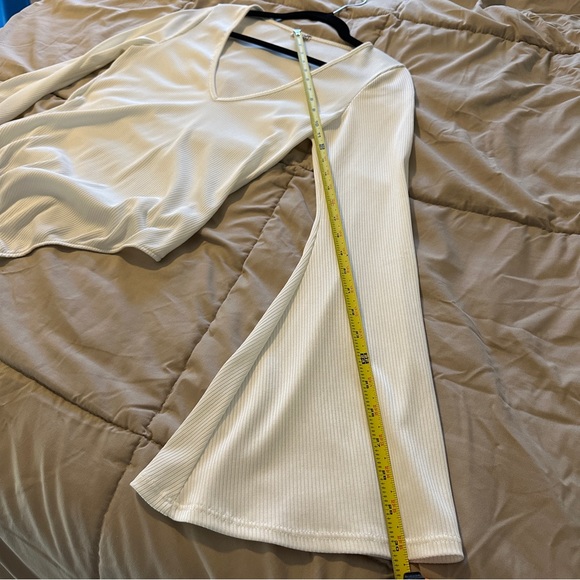 NWOT Free People Deep Vneck Bell Sleeve Bodysuit Top in cream white size M - Picture 11 of 16